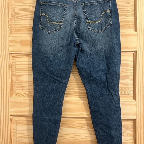 Women’s Levi Mid Rise Skinny Jeans NWT - Picture 2 of 4